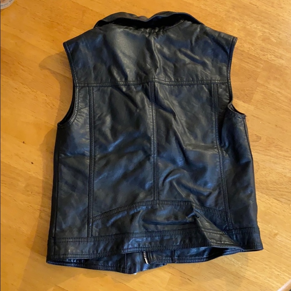 “Leather” Vest - Picture 4 of 4